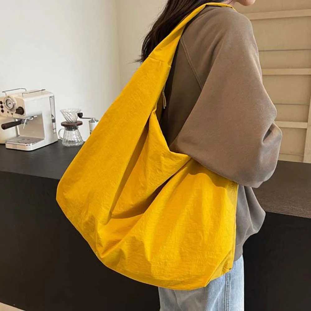 Casual Nylon Shoulder Bag Multi-Pocket Double Zipper Design Versatile Commuting Handbag Soft Large Capacity Tote Bag