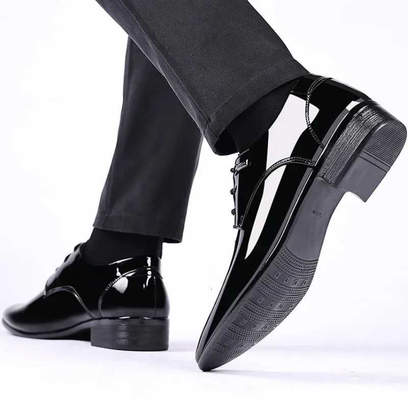 Men Business Patent Leather Shoes Autumn Men New Pointed Toe Leather Shoes Low Top Formal Large Size Leather Shoes Y250715