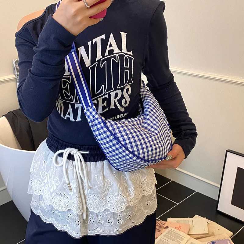 Checkered Nylon Crescent Hobos Shoulder Purse for Women Casual Crossbody Purse Lightweight Sling Bag with Adjustable Strap