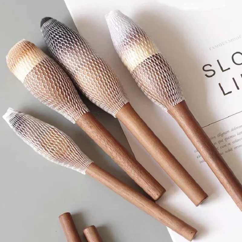 1Pcs European Vintage Wood Handle Makeup Brush High Quality Walnut Loose Powder Blush Foundation Contour Brush Super Soft XJ2500716