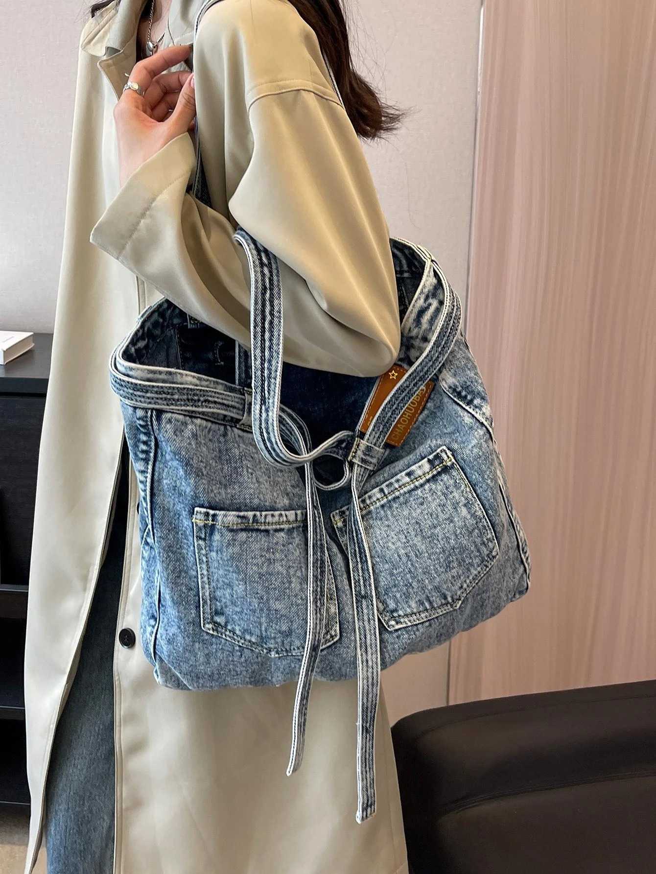 Large Shoulder Tote Bag Letter Embroidered Dual Pocket Front Double Handle Denim Fashionable Handbag Shoulder Bag 250714