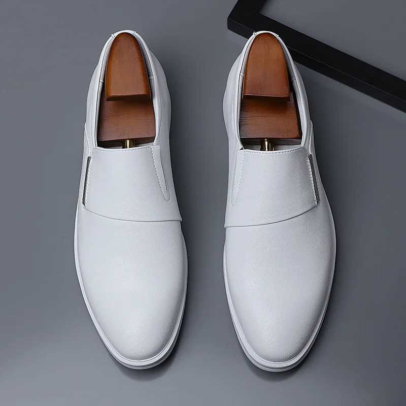 New Arrival Fashion British Mens White Black Slip On Dress Business Casual Shoes Loafers Male Wedding Dress Homecoming Footwear Y250715
