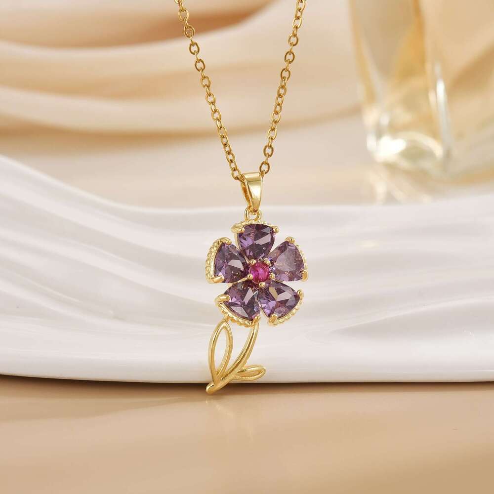 Korean Style New Flower Pendant Stainless Steel Clavicle Chain Fashion Fresh Elegant Temperament Versatile High-End Necklace For Women 666