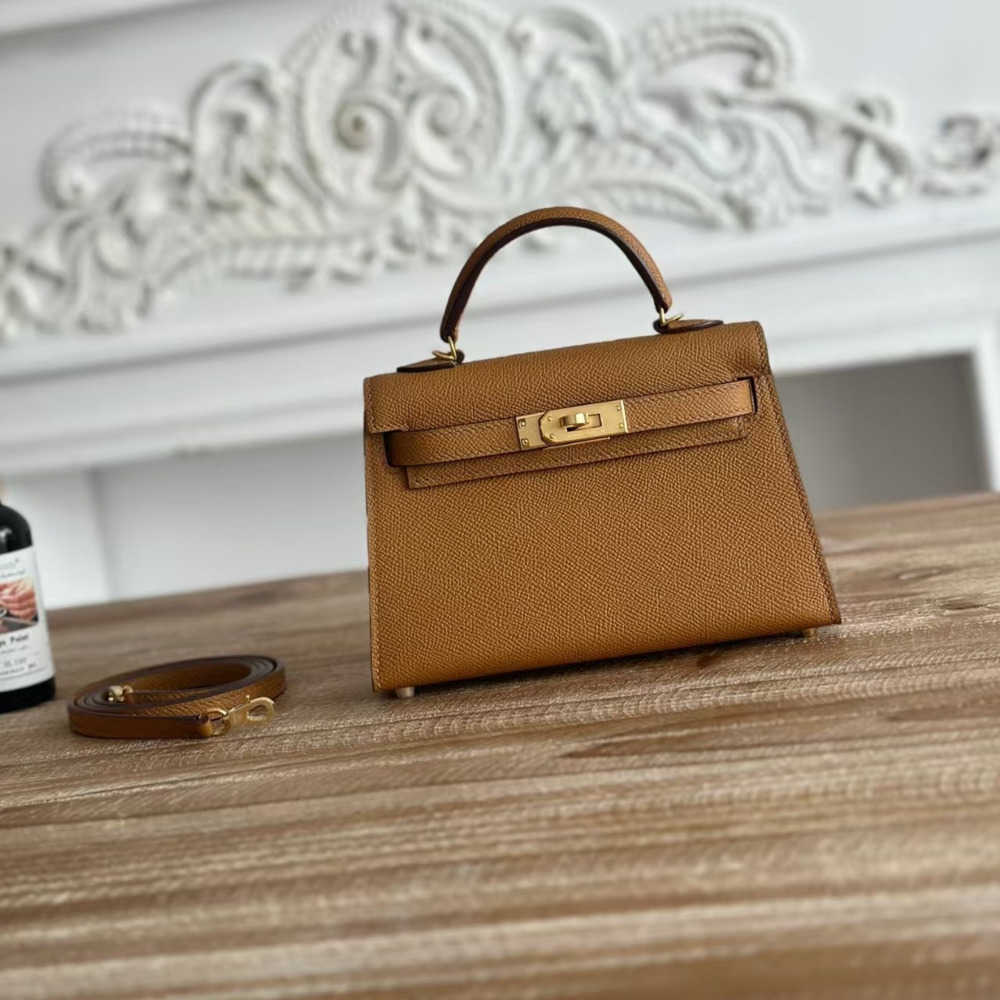 2025 New Tote Designer Bag Shoulder Bag Cute Minimalist Design Slimline Women Pocketable Crossbody Bag Shopping Bag Beach bag Cosmetic bag Top Quality Underarm Bag