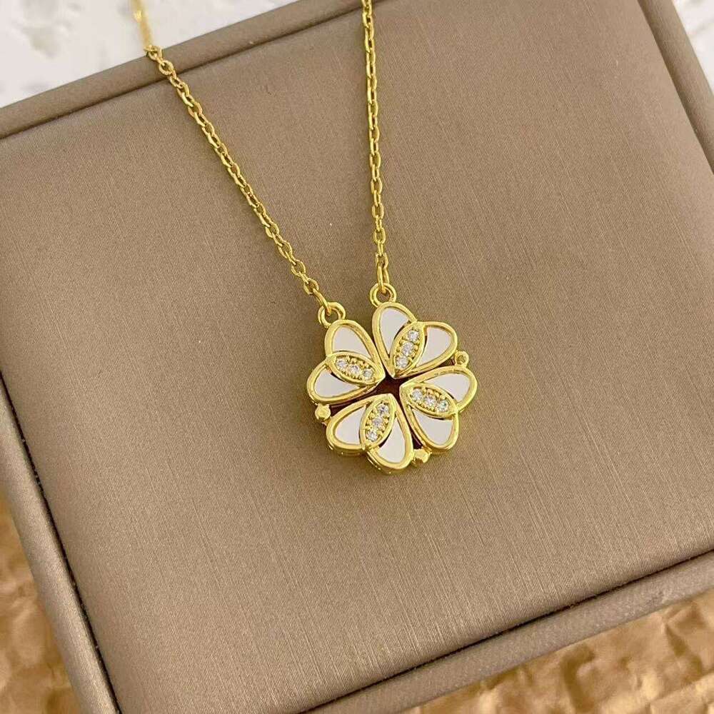 Necklace For Women Tiktok Niche Design Magnetic Zircon Heart New Open And Close Four-Leaf Flower One Multi-Wear Clavicle Chain 555