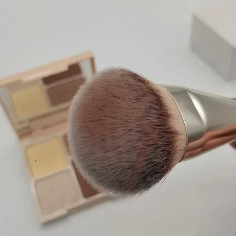 1pc 101 Contoured Foundation Makeup Brushes Angled Liquid Base Concealer Makeup Brushes Red Wood Handle Cosmetic Tools 506 XJ2500716