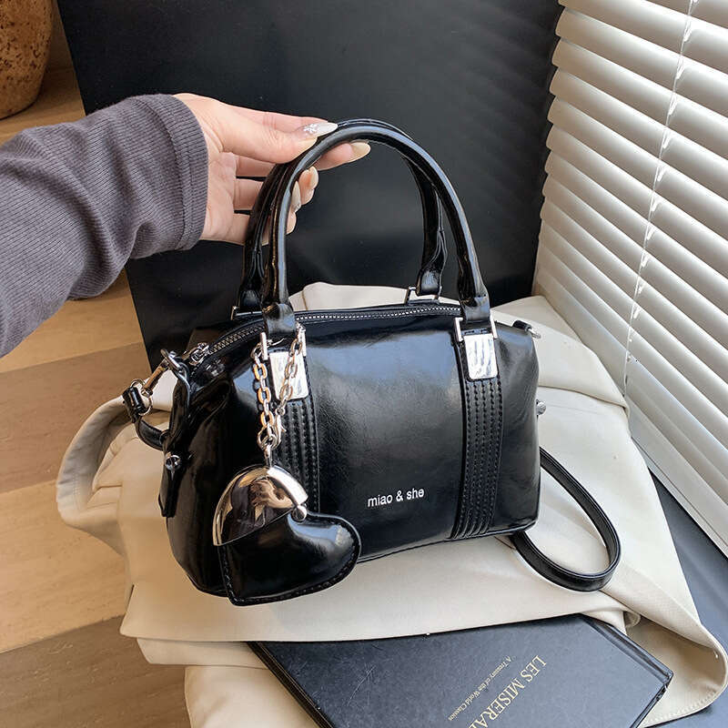 High-end Stylish Handheld Pillow for Women 2025 New Spring Summer Fashion Versatile Commuter Crossbody Small Bag