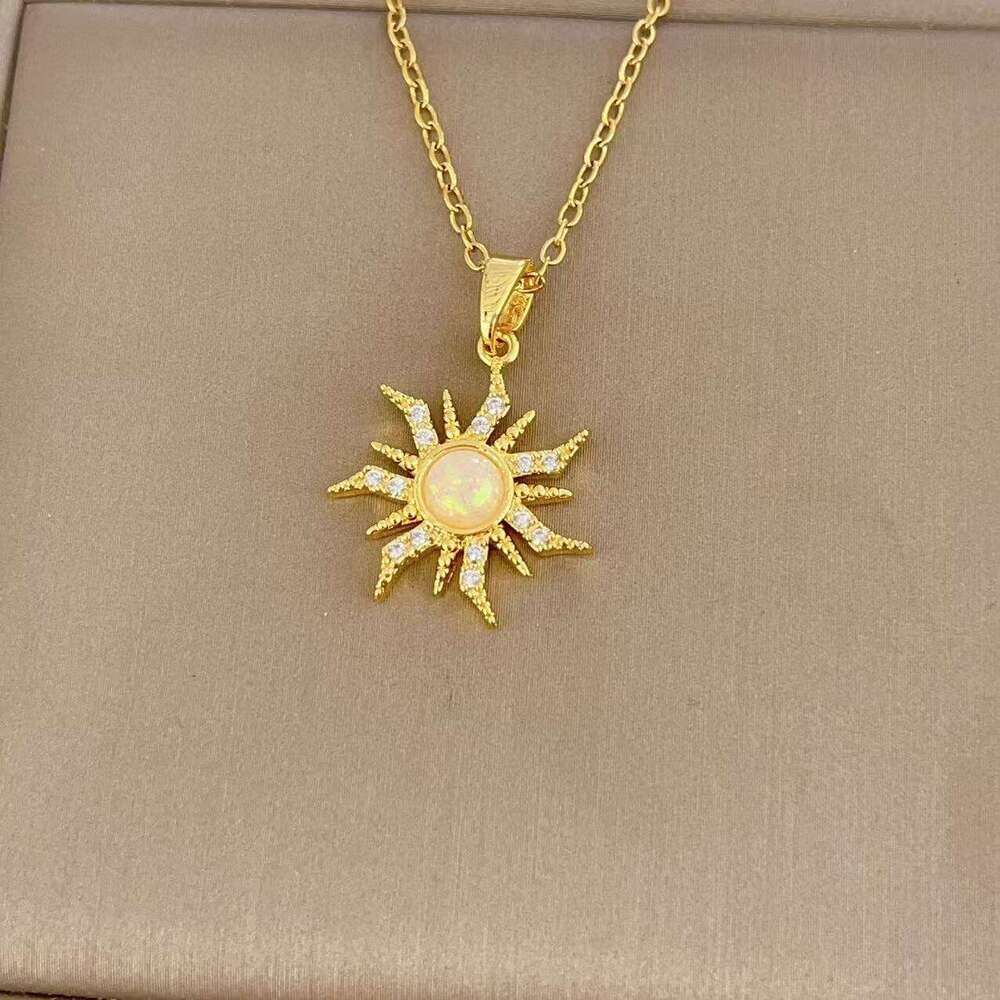 New Niche Design Minimalist Suower Pendant Women's Collarbone Chain Titanium Steel Jewelry 305