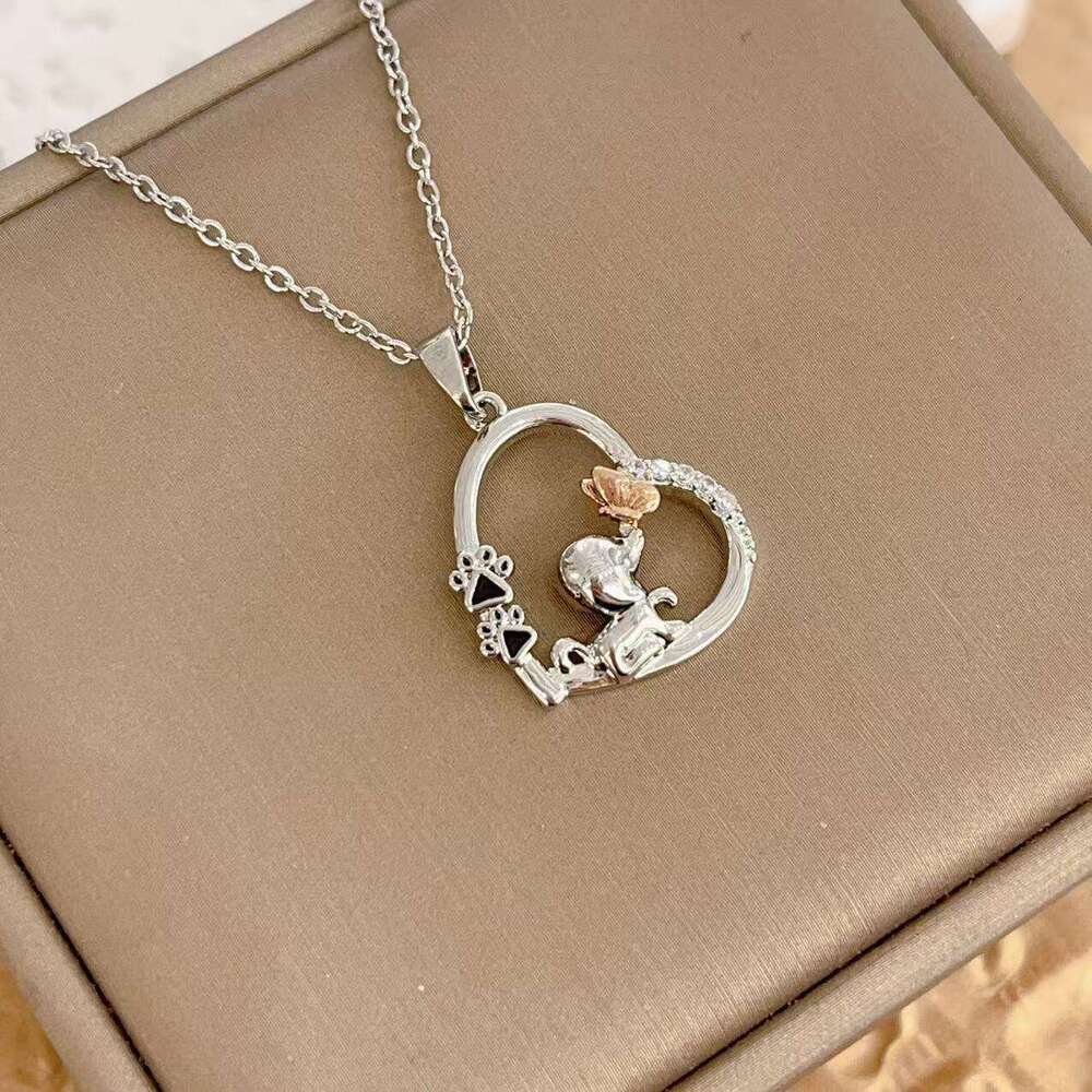 Hot-Selling Design Sense Fashion Trend Cute Little Dog Paw Heart-Shaped Butterfly Pendant Necklace For Women Dda