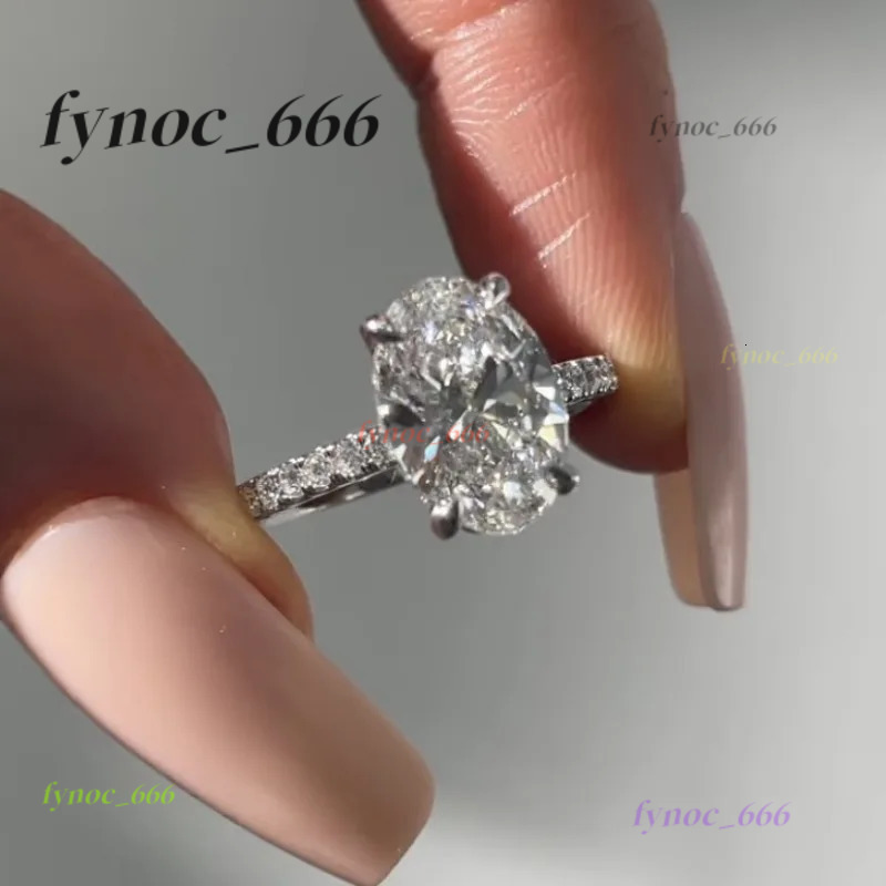 Exquisite Oval Geometry Silver Color Rings for Women Fashion Metal Inlaid White Stones Ring Jewelry