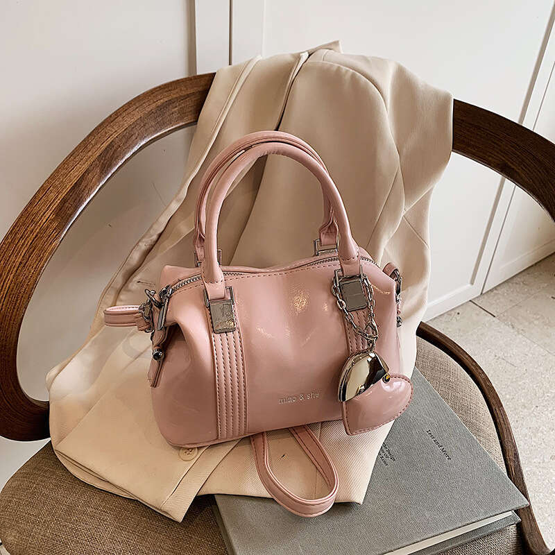 High-end Stylish Handheld Pillow for Women 2025 New Spring Summer Fashion Versatile Commuter Crossbody Small Bag