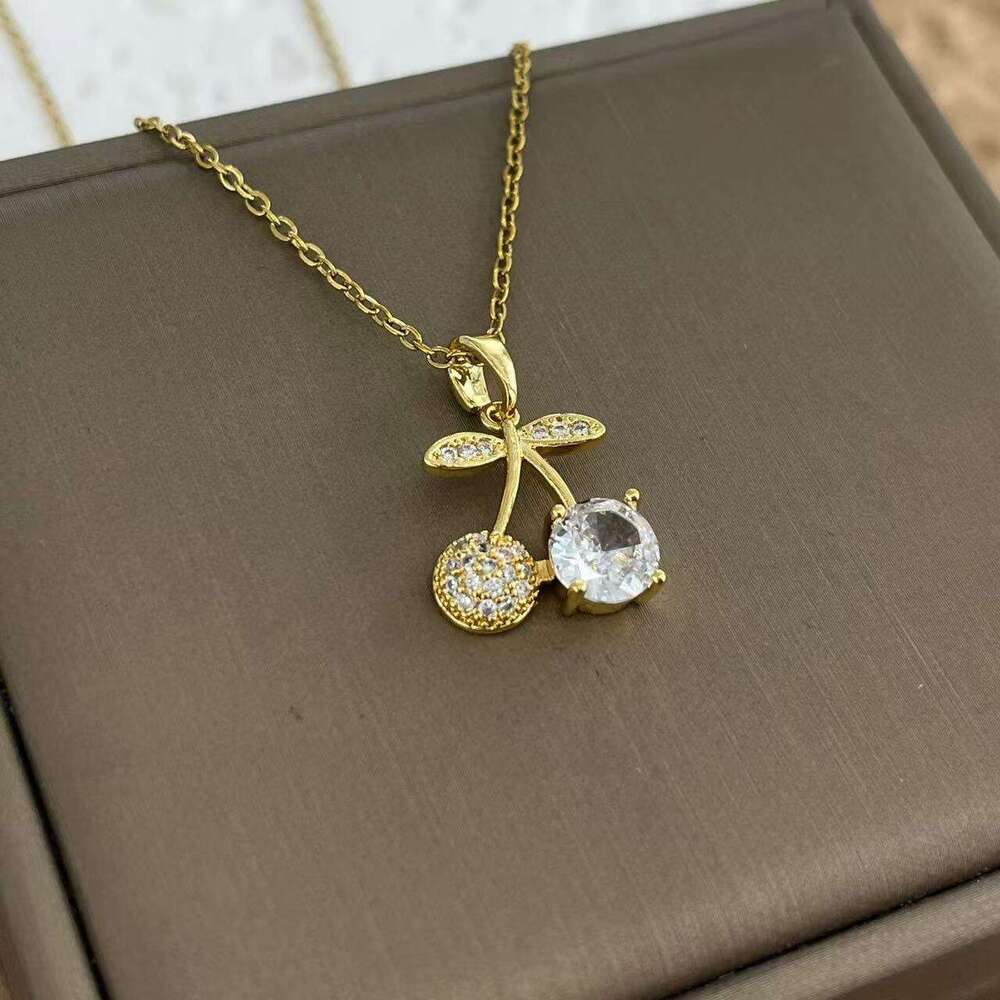 2024 New Hot Selling Light Niche Titanium Steel Necklace For Women, Non-Fading, Simple And Versatile Collarbone Chain D68