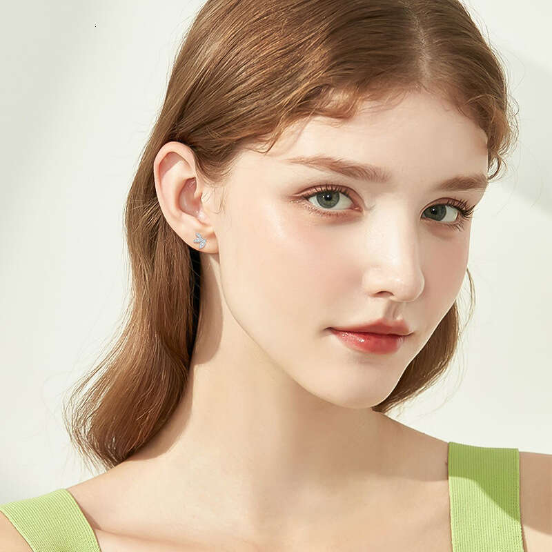 High-End Leaf Stud S Pure Sier Moissanite Niche Exquisite Butterfly Wing Earrings 79D