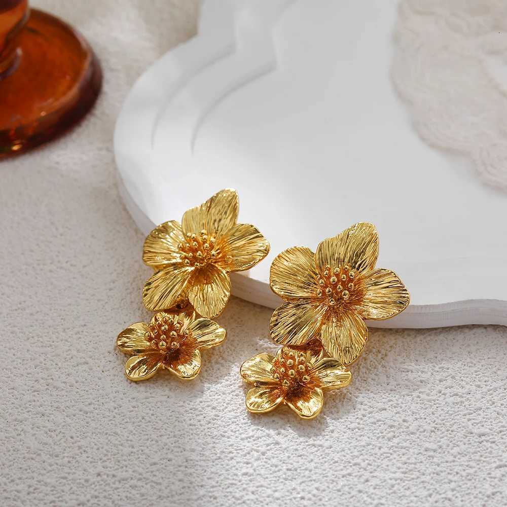 18K Gold Plated Metal Flower Stud Earrings for Women Fashion Stainless Steel Gold Color Waterproof Earring Statement Jewelry y250715