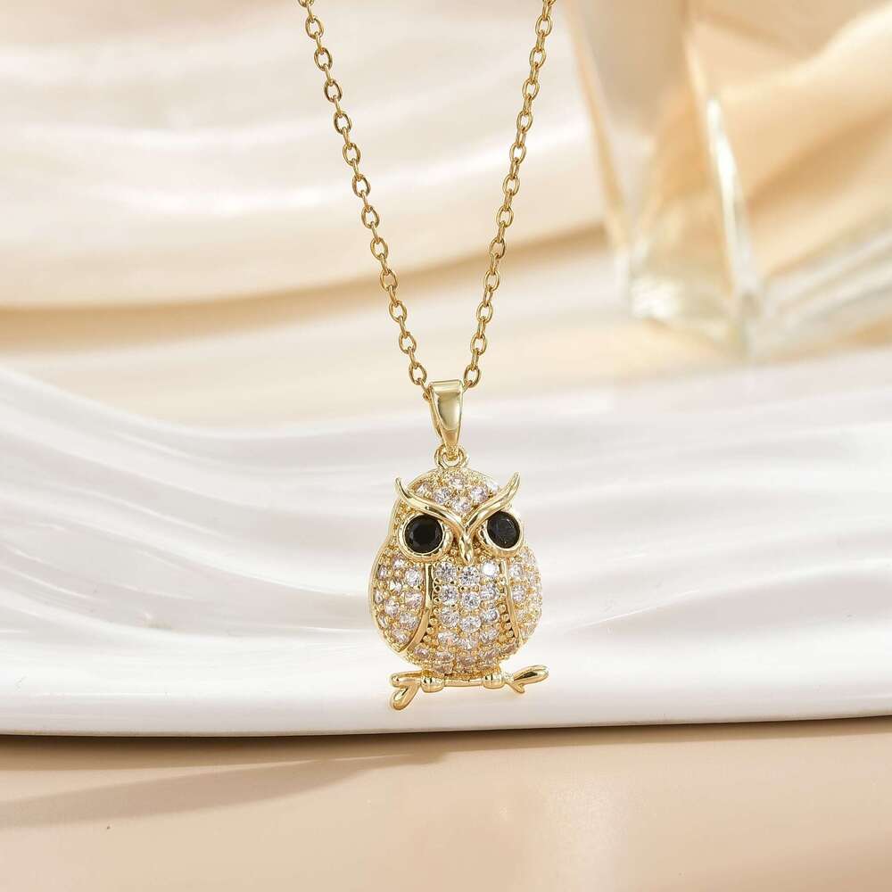 High-End Micro-Inlaid Zircon Copper Gold-Plated Pendant Necklace For Women Fashion Versatile Clavicle Chain Jewelry B75