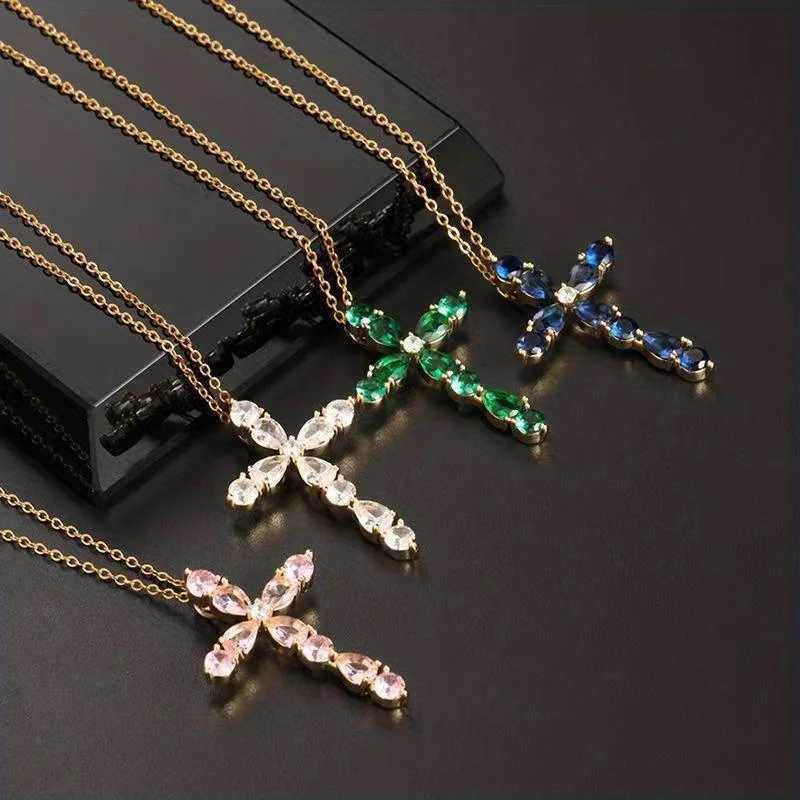 18k Gold Plated Stainless Steel Lucky Cross Pendant for Women Cubic Zirconia Fashion Simple Jewelry Gift NecklaceXJ250717