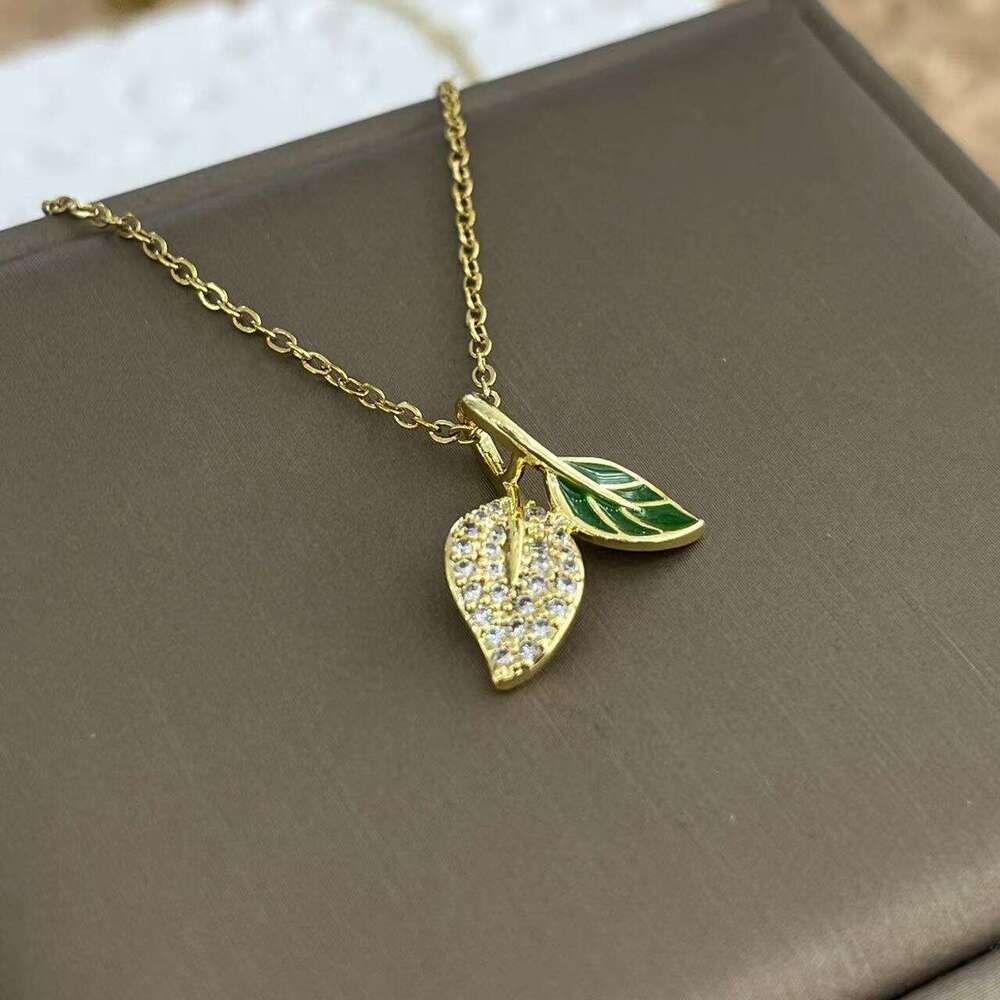 Student Sweet Leaf Necklace For Girls High-End Super Shiny Pendant Light Niche Choker Fashion Versatile Clavicle Chain E3e
