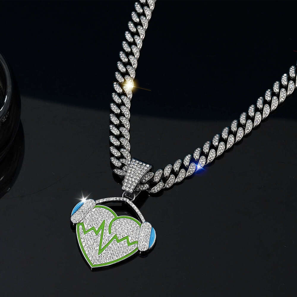Hot Selling Resin Inlaid Headphone Heartbeat Heart Pendant Full Dia Hip Hop Personality Trend Necklace
