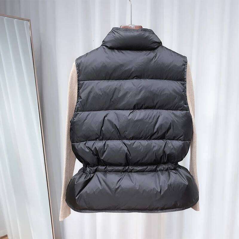2025 New Ultra Light Women Short Vest Windproof Lightweight Warm Waistcoat Female White Duck Down Coat Sleeveless MDNG