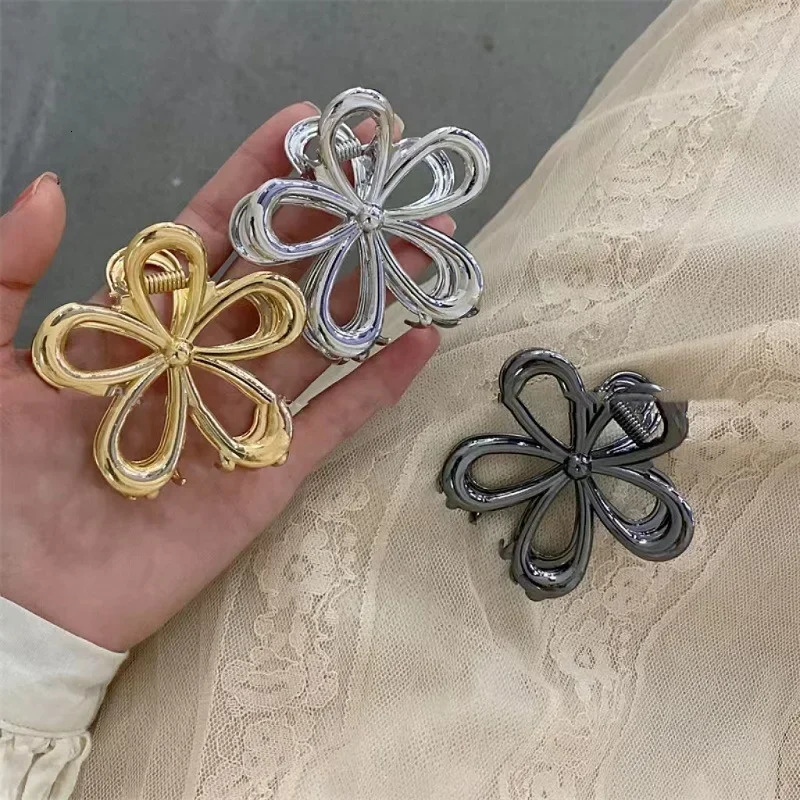 Metal Gold Silver Hollow Flower Hair Claw for Women Girls Hair Crab Clamps Ponytail Shark Clip Headdress Hair Style Accessories 250716