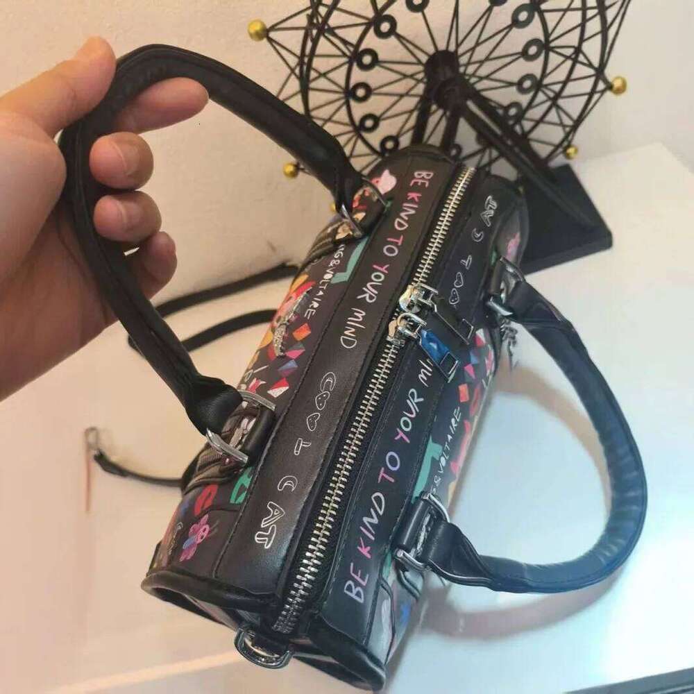 Ladies Graffiti Funny Design With Multiple Zippers Luxurious Single Shoulder Diagonal Cross Bag Designer Handbag