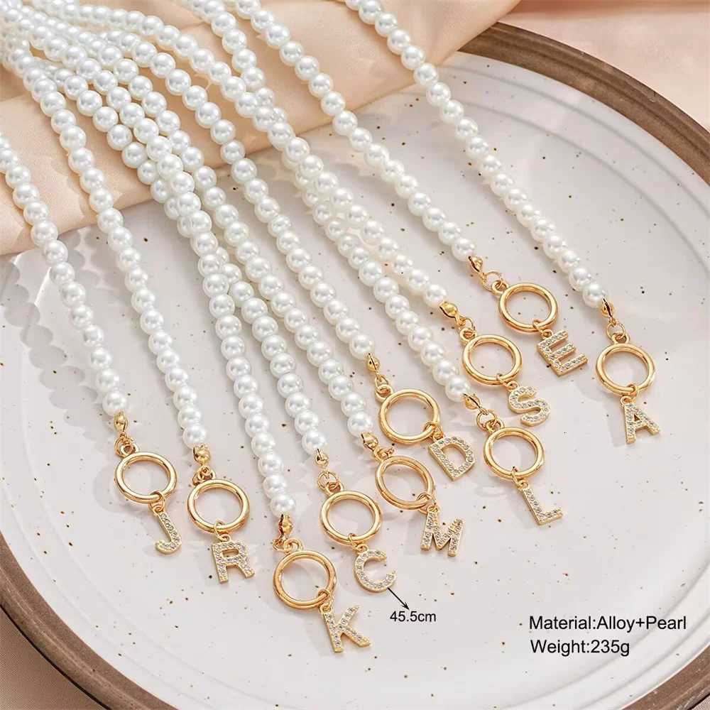 Plastic Pearl Chain Buckle Necklace Set With Diamonds 26 Letter Pendant Collarbone Chain Name Necklace XJ250717