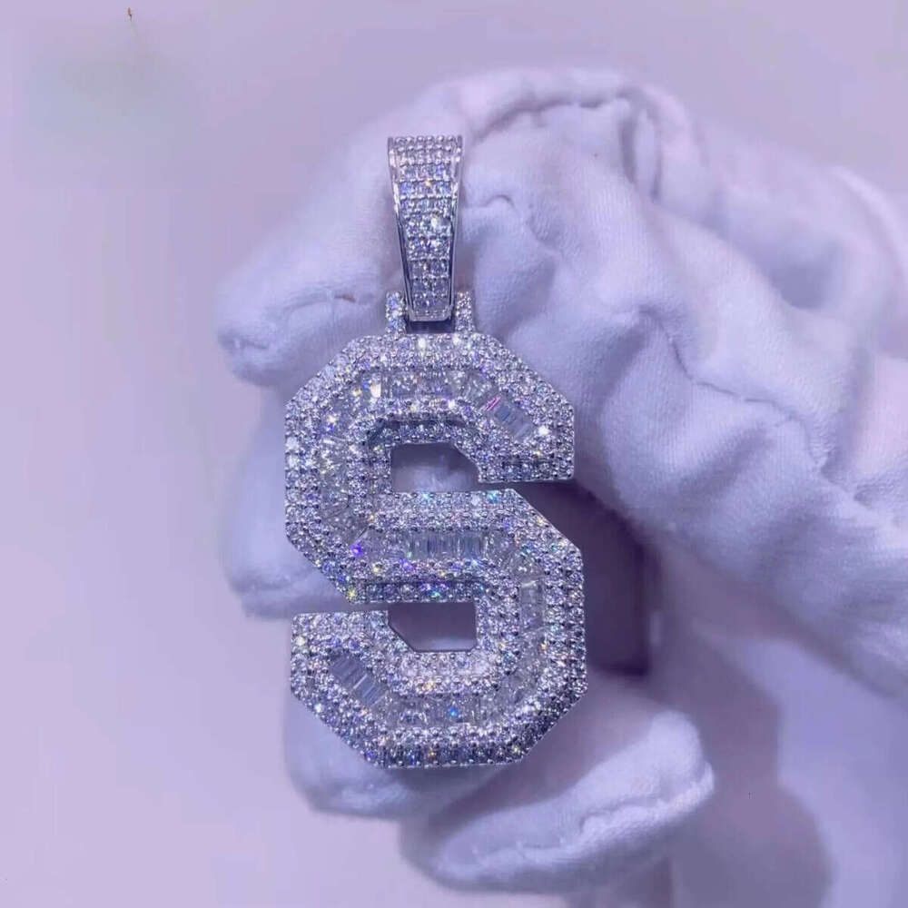 Jewelry Vvs Dia Iced Out Hip Hop Gold Plated baguette Moissanite Letter Pendant Necklace
