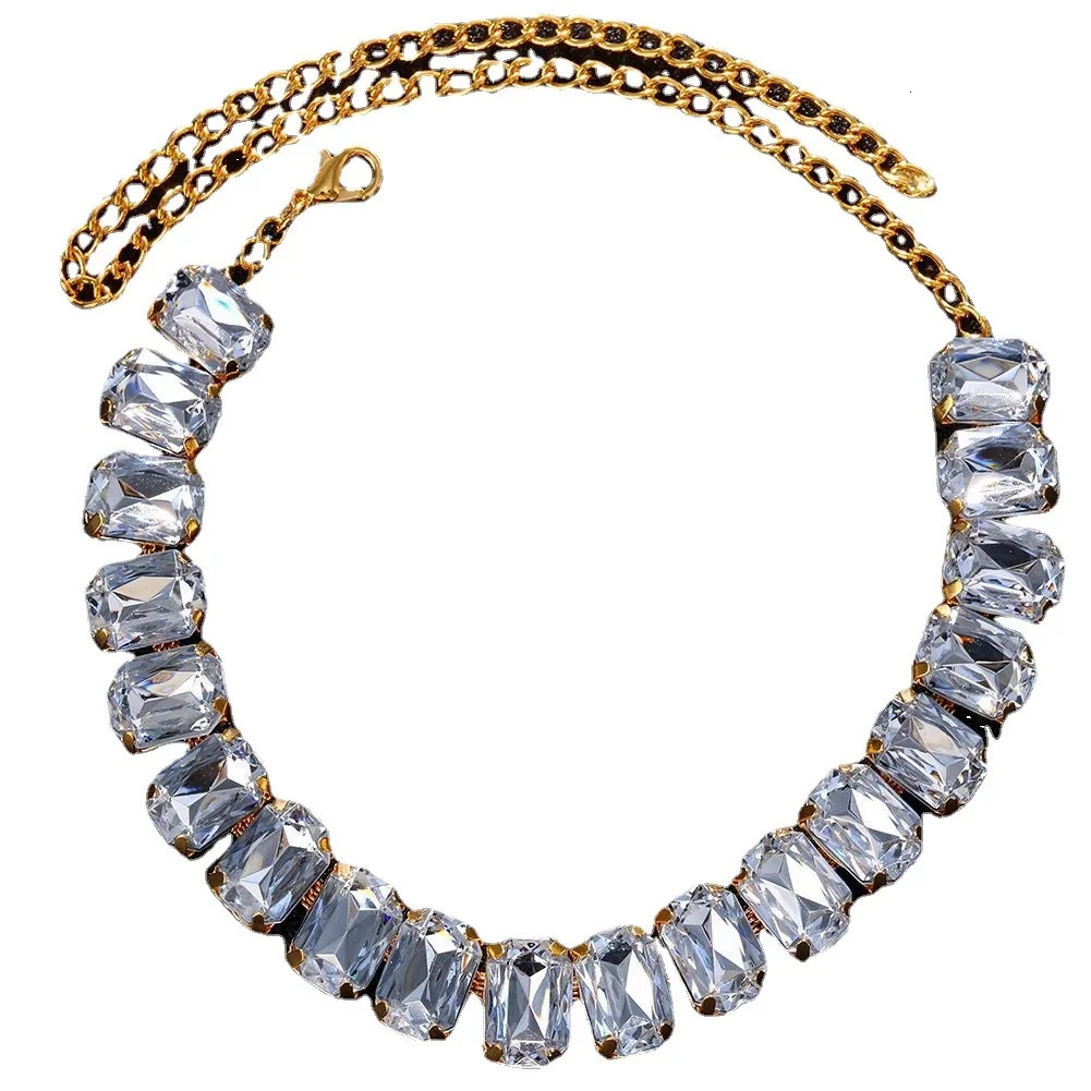 Classic Shiny Pink Blue Crystal Necklace Ladies Adjustable Square Large Glass Clavicle Chain Fashion Jewelry INS 250716
