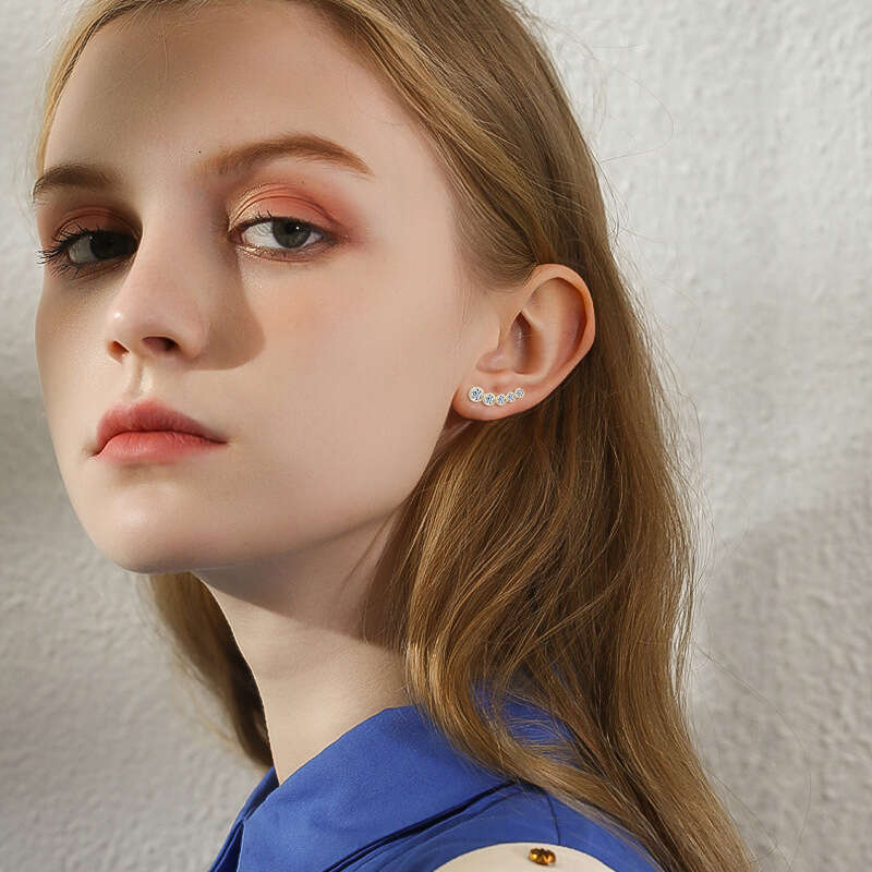 Personality Smile Arc Earrings D Color Moissanite Sterling Sier Light Niche Ear Jewelry 629