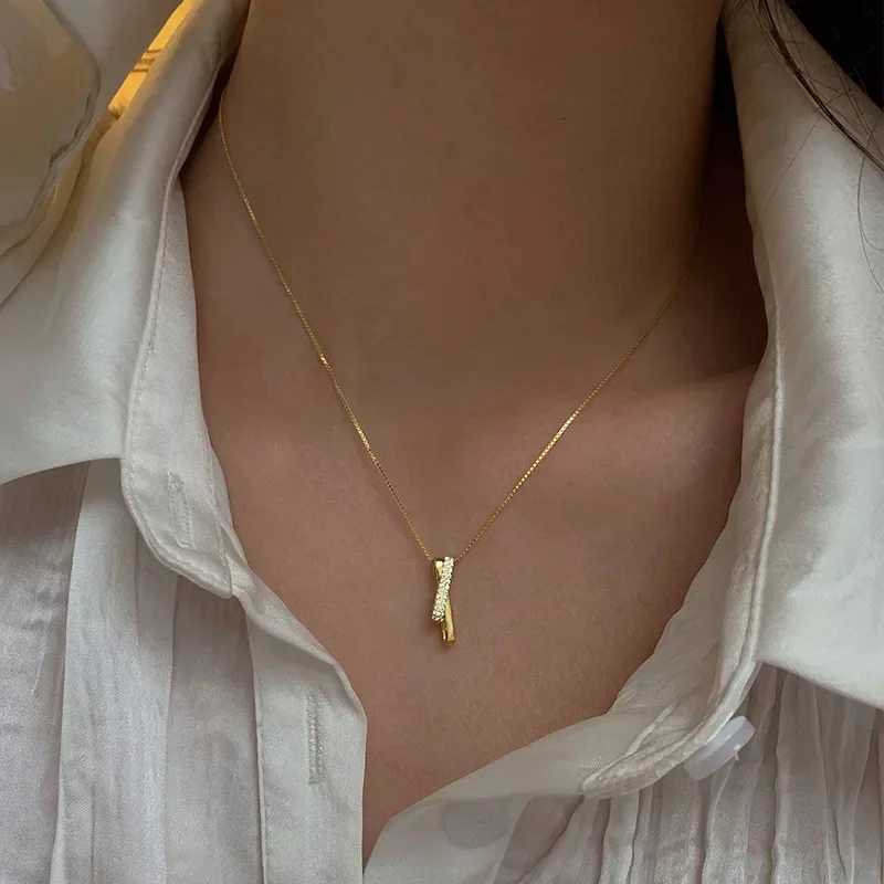 New Minimalist Letter X Womens Zircon Necklace for Daily Wear Minimalist Design Personalized Elegance Jewelry AccessoriesXJ250717
