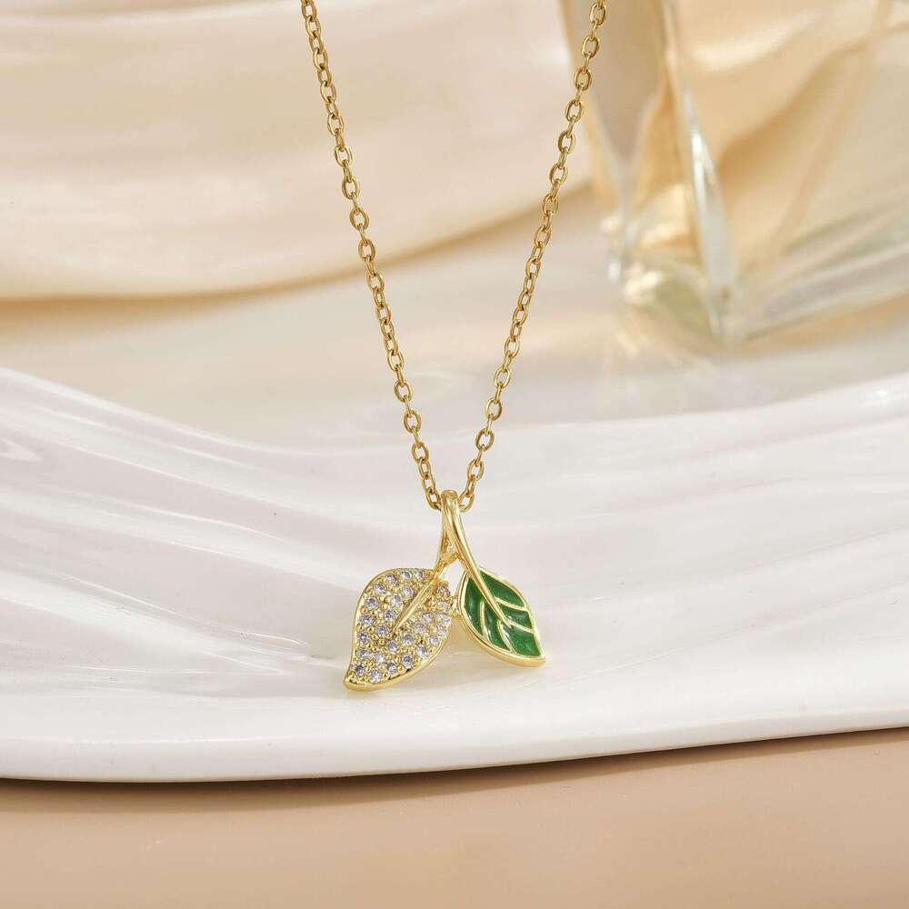 Student Sweet Leaf Necklace For Girls High-End Super Shiny Pendant Light Niche Choker Fashion Versatile Clavicle Chain E3e