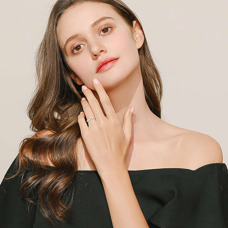 Fashion Personality S Pure Silver Zirconia Row For Women, Internet Celebrity Niche Versatile Light Luxury Diamond Full Body Ring D73