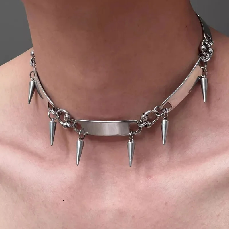 Punk Jewelry Metal Sequin Rivet Necklace Korean Fashion Cool Pendant Necklaces for Women Grunge Accessories Goth Choker Gifts 250716