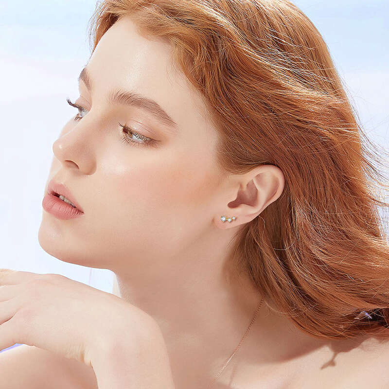 New Niche Personality High-End Feel Sterling Sier Stud Fashion Versatile Three-Star Moissanite Earrings Be5