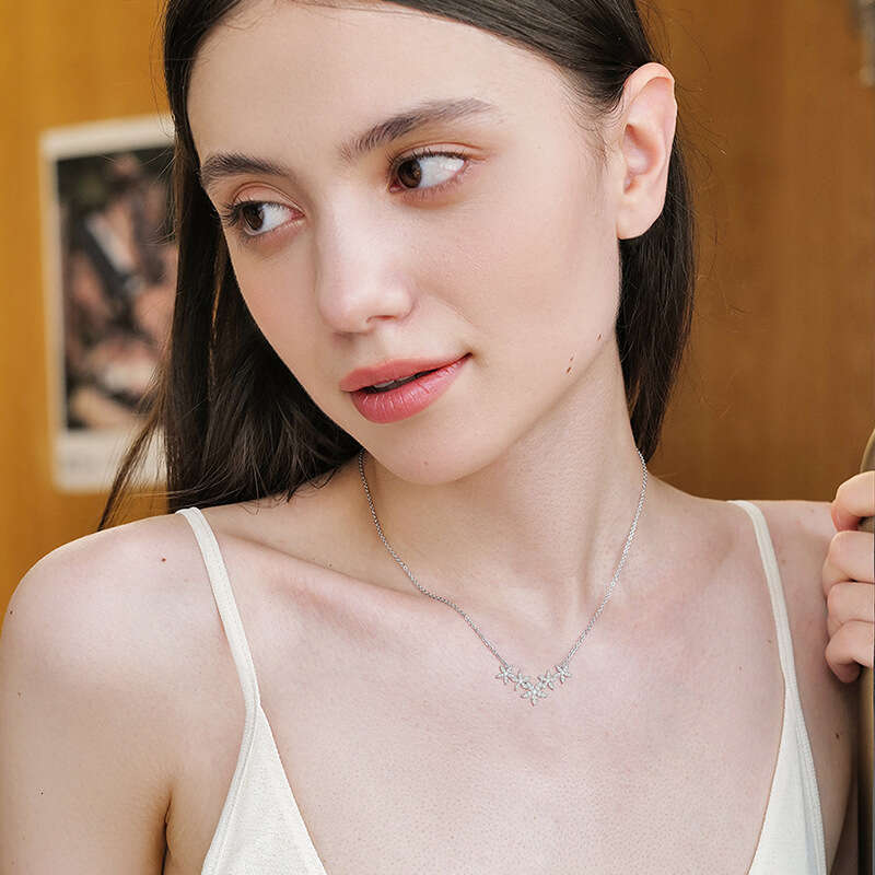 Irregular Moissanite Flower Necklace Fresh High-End Feel S Pure Sier Five Flowers Blooming Pendant New Style 22C