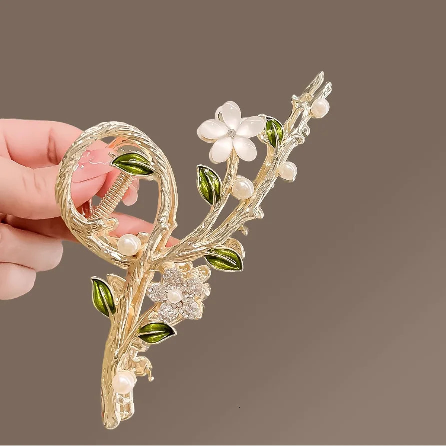 Sweet Metal Flower Hair Claw Clip Ponytail Grab Hair Clips Shark Clip Woman Hairpins For Girl Hair Accessories Headdress 250716