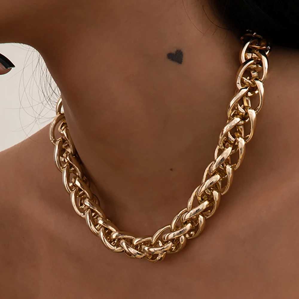 Punk Gold Color Metal Handmade Short Necklace Men Retro Simple Twisted Hip Hop Thick Clavicle Necklaces Women Fashion Jewelry XJ250717