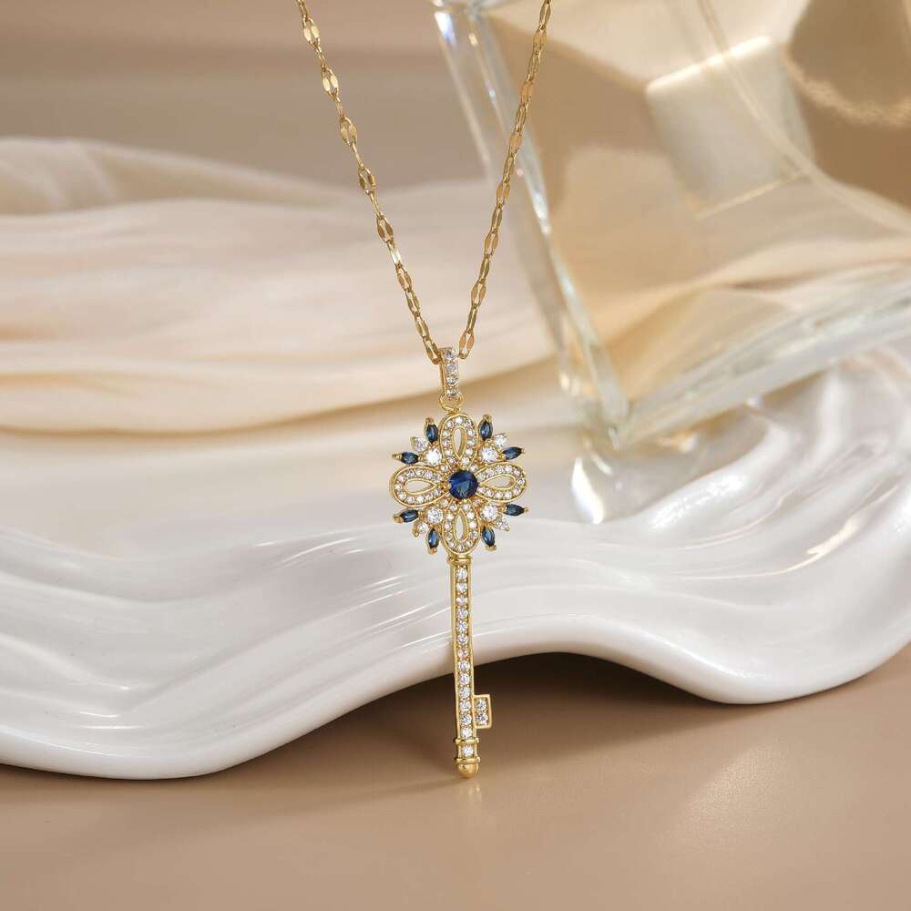 Creative Key Necklace For Women, Flower Gold Titanium Steel Clavicle Chain, Niche High-End Full Zircon Pendant 3C5