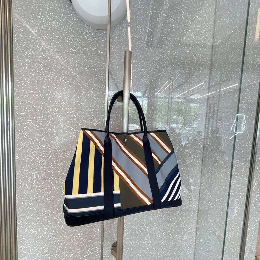 NEW Canva Large Capacity Versatile Women's Pack New Style Mother-child shoulder Underarm Bucket Bag Stripes