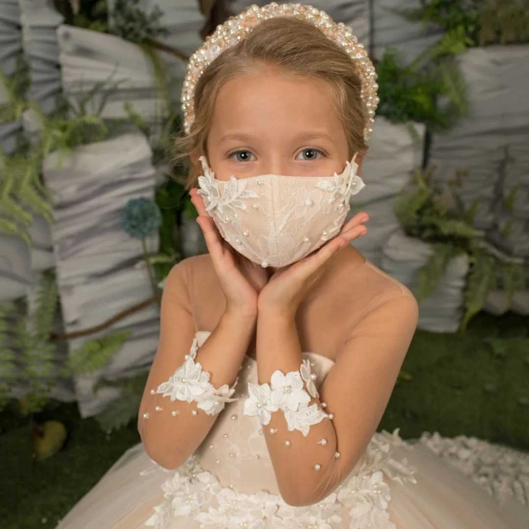 Customized Flower Girl Dress Light Champagne Pearls Floral Appliques Long Sleeve For Wedding Birthday Prom Holy Communion Gown Z250716