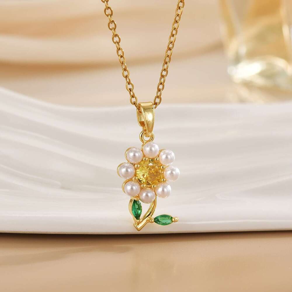 Summer Fresh Four-Leaf Clover Design Pendant Light Necklace For Women Ins Style Titanium Steel Non-Fading Collarbone Chain C80