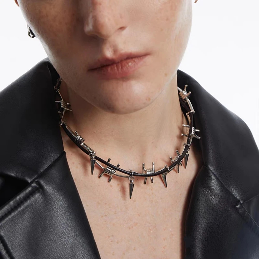 Gothic Barbed Wire Rivet Leather Double Layer Choker Necklace Punk Rock Twisted Thorned 90S Necklace Unisex Men Women Necklace 250716