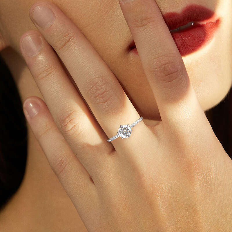 Hot Selling Six-Prong One fashion S Silver Qixi Valentine's Day Proposal Wedding Moissanite Ring 400
