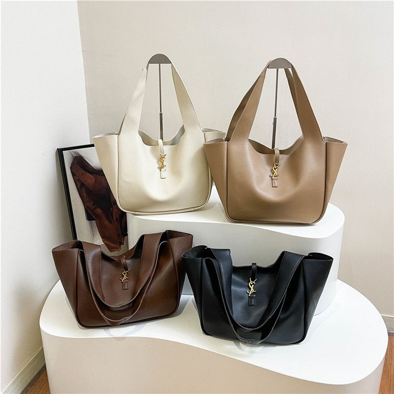 New Designer Bags Shoulder Bags Luxury Bags Handbags Purse Gold Label Logo Women's Armpit Bags High Quality Leather Small Square Bags Black Hook Buckle Saddle Bags
