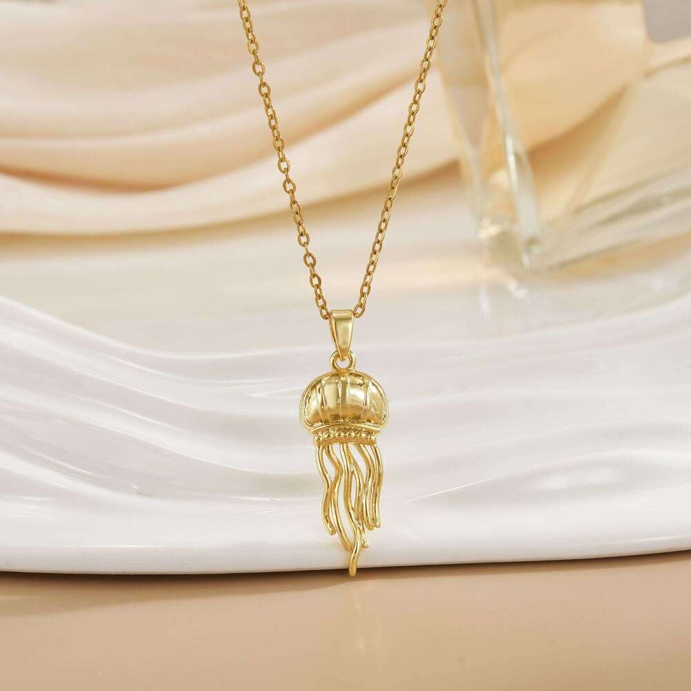Fashionable Light Niche Jewelry Ocean World Copper Gold-Plated Necklace Titanium Steel Collarbone Chain 570