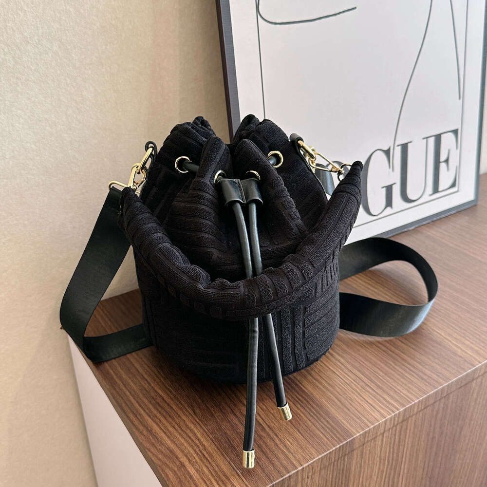 Velvet Bucket for Women Autumn Winter Niche Versatile Ladies Handbag Single Shoulder Crossbody Bag