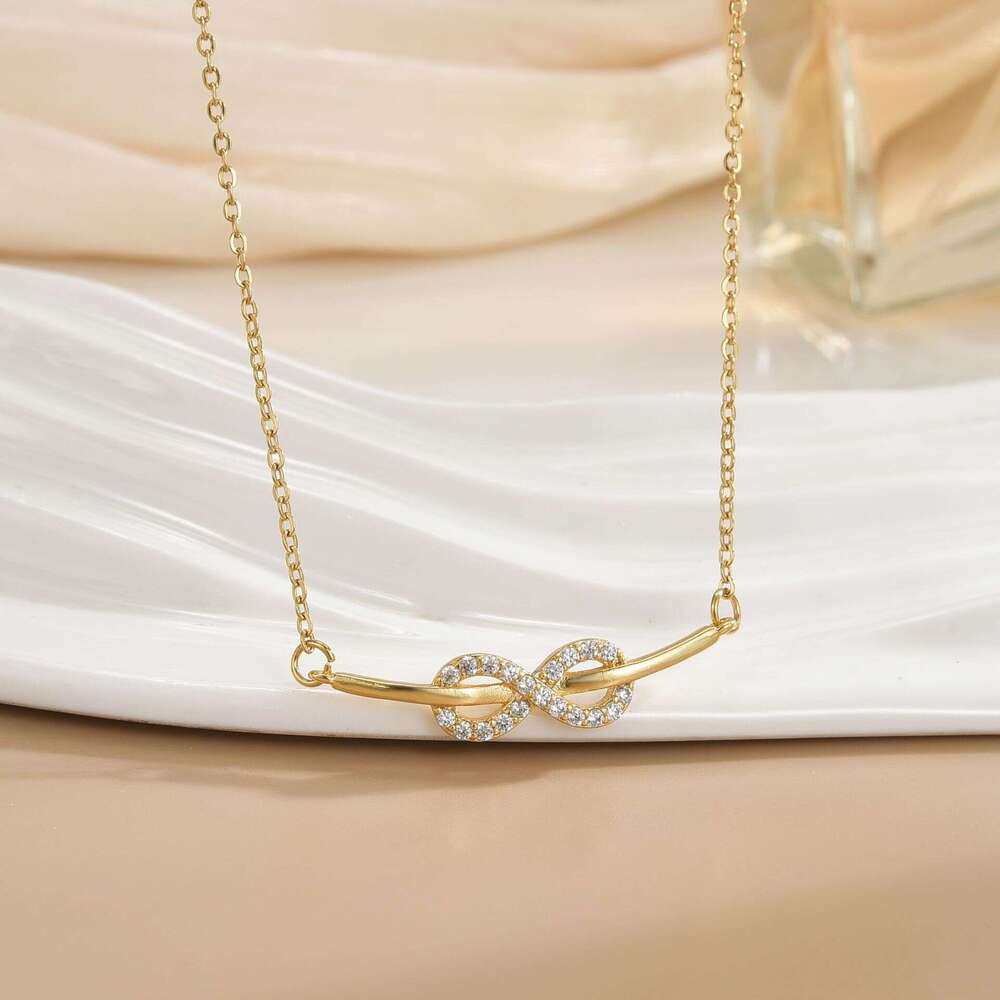 Necklace For Women Infinity Eight Character Pendant Niche Design High-End Sweet Temperament Titanium Steel Accessory 203