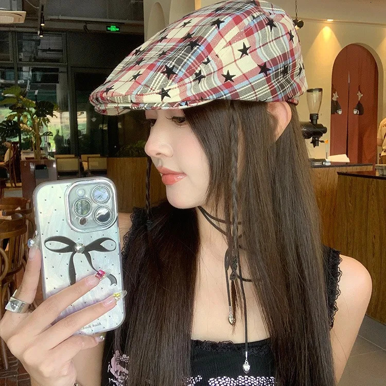 Womens Cute Hat Sweet Cool Style Japanese Star Heckered Childrens Retro Y2K Beret Versatile Artists Hat Trend Nice Ladies Cap 250716