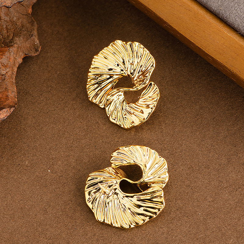 Unique Personality Design Irregular Abstract Texture Metal Round Stud Earrings for Women High-end Sier Needle Ear Jewelry