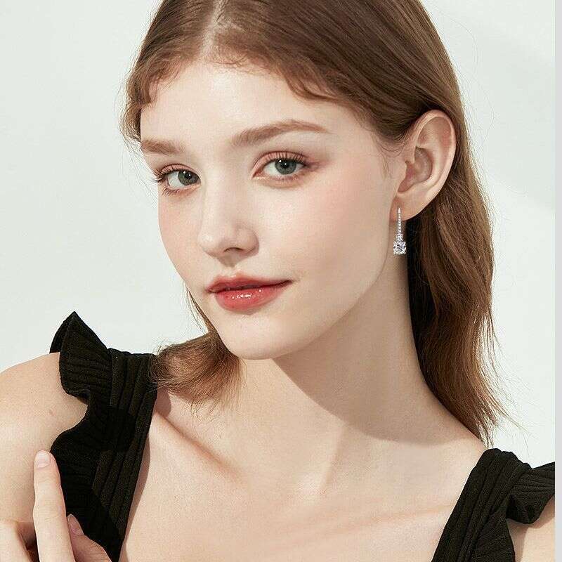 New Style Pure Sier Non-Fading Classic Light D Color Moissanite Stud Earrings F69